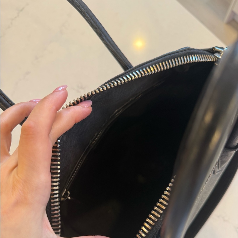 Beautiful Authentic Givenchy Antigona Small Sugar Goatskin Black Satchel Bag - Picture 7 of 9